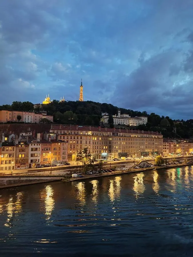 Appartement Haussmannien D'Artiste, Exception, Quai De Saone Balcon+Parking Lyon 0*,
