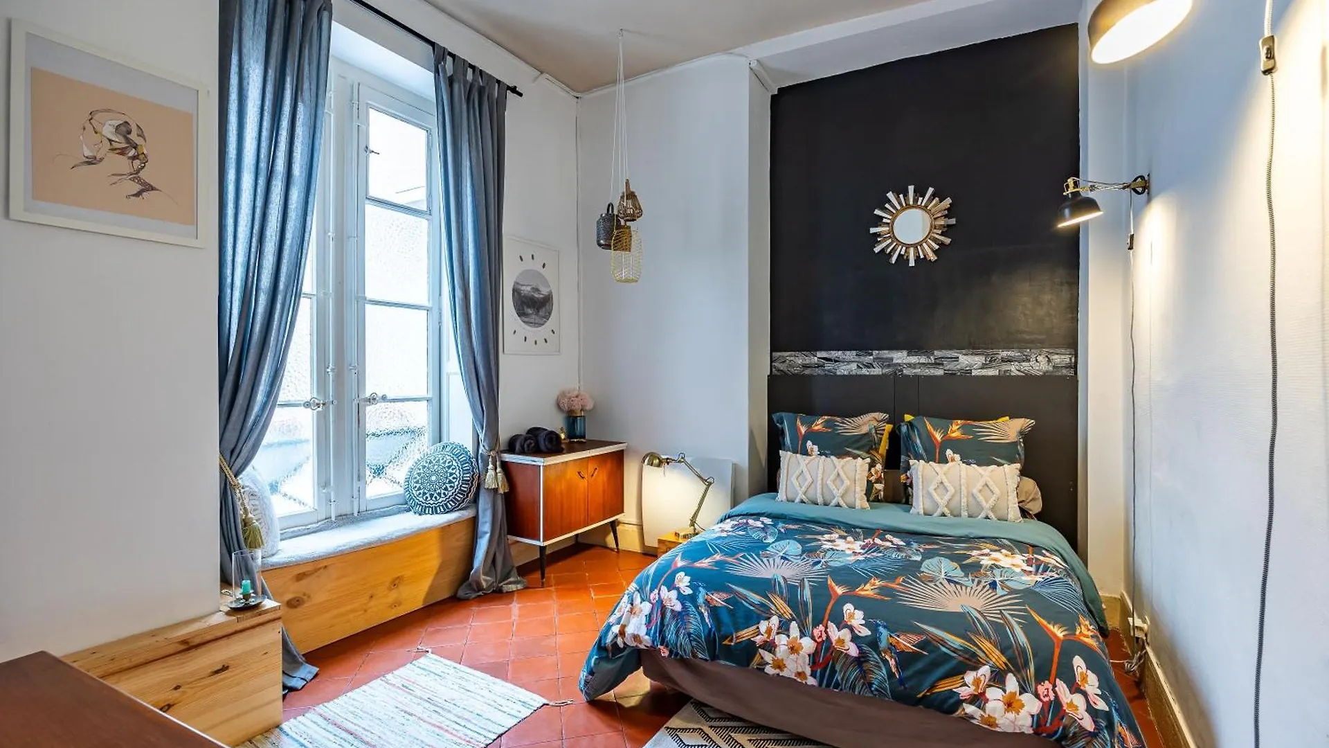 Appartement Haussmannien D'Artiste, Exception, Quai De Saone Balcon+Parking Lyon 0*,  France